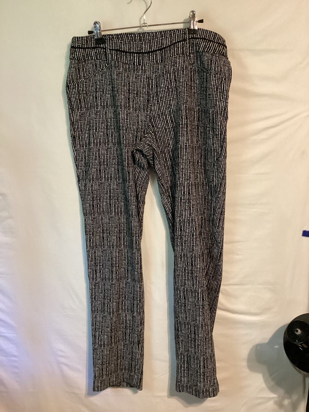 1011 Zac & Rachel Women's Pants Size 8 Stretch High Rise Black and White